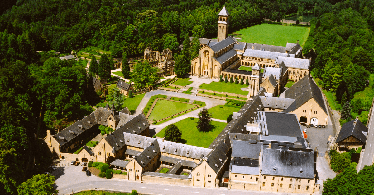 Abbaye Orval Divine | Taxi-Marche-Libramont, Votre service taxi 24H/7J